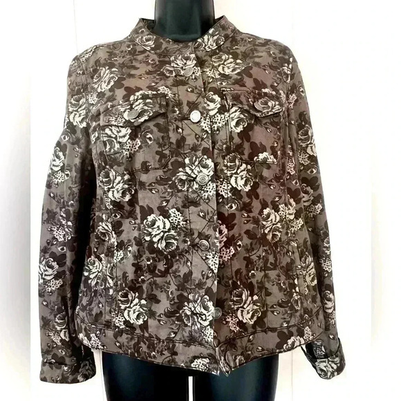 Bandolino Women's Sz M Denim Softer Denim Jacket Collarless Rose Print - Picture 1 of 3